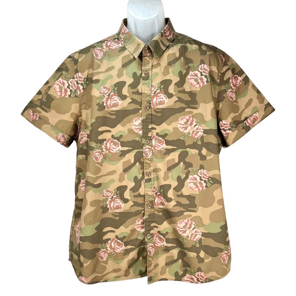 G by Guess | Camo & Rose Allover Print Short Sleeve Button Up Shirt | Men’s XXL‎
